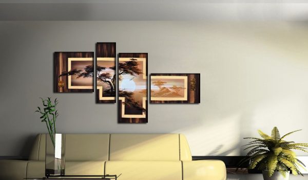 Как правильно разместить в квартире картины на стене: какие бывают варианты расположения одной или композиции из картин разного размера?
