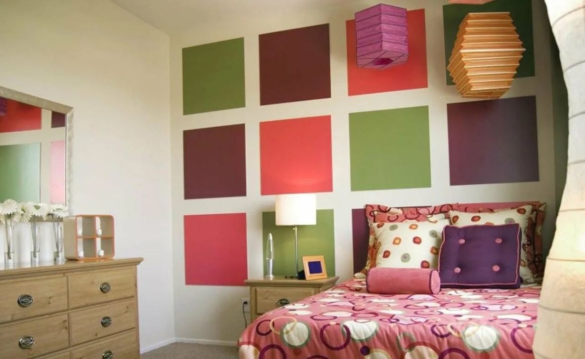 Современная покраска стен в комнате вместо обоев