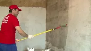 как наносить на стены грунтовку